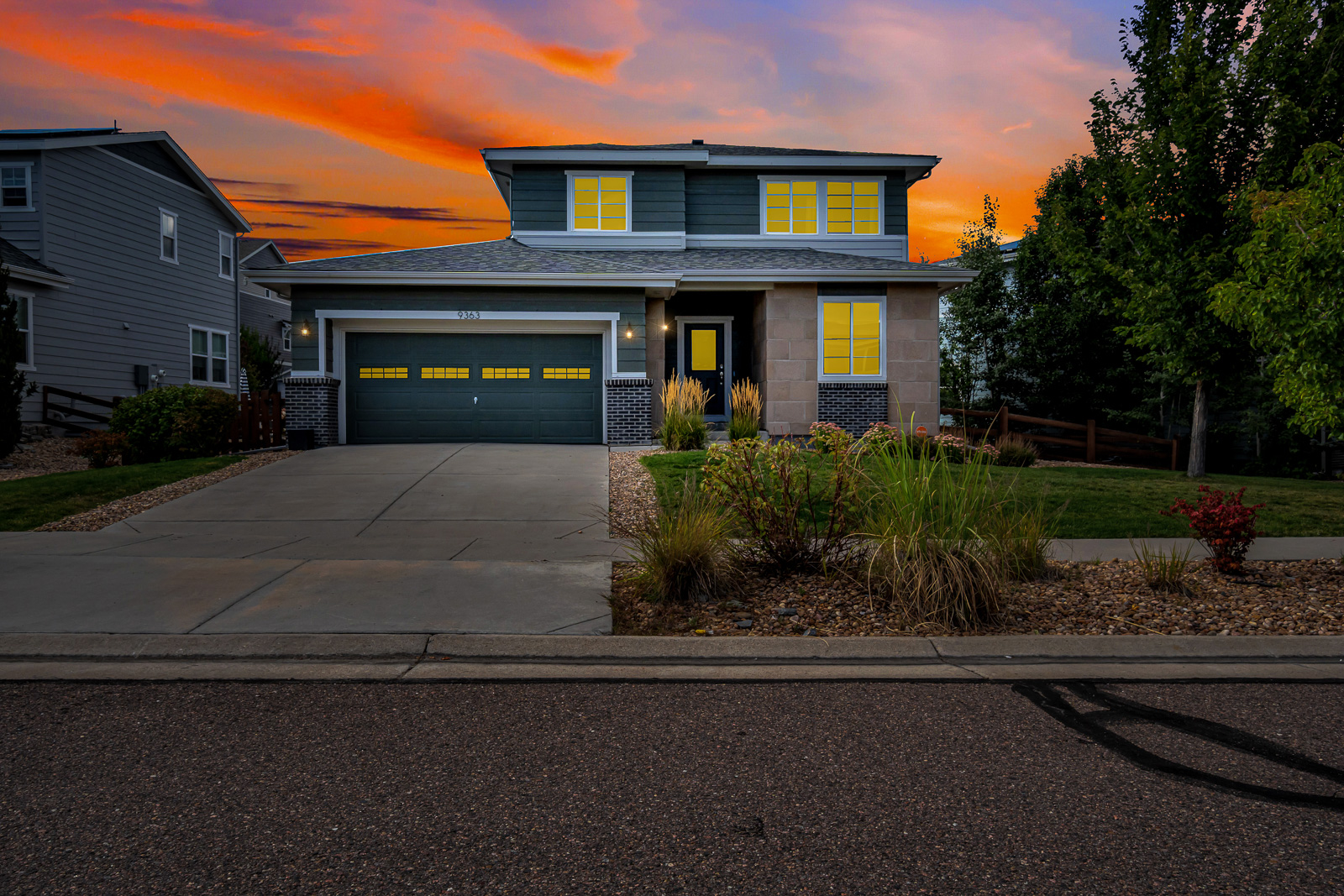 Exterior real estate photography of a single-family home in Aurora, Colorado